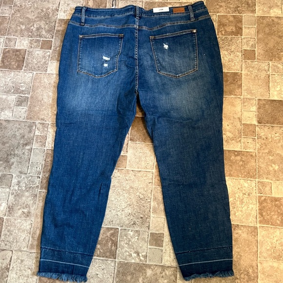 NWT 24W Judy Blue Skinny Fit Jeans - Picture 3 of 3